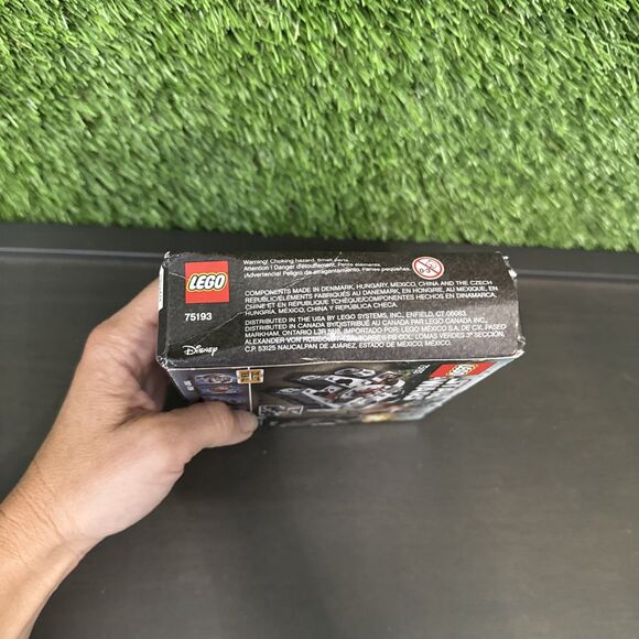 Lego STAR WARS Millennium Falcon Microfighter 75193 Chewbacca Damaged Box - Picture 6 of 6